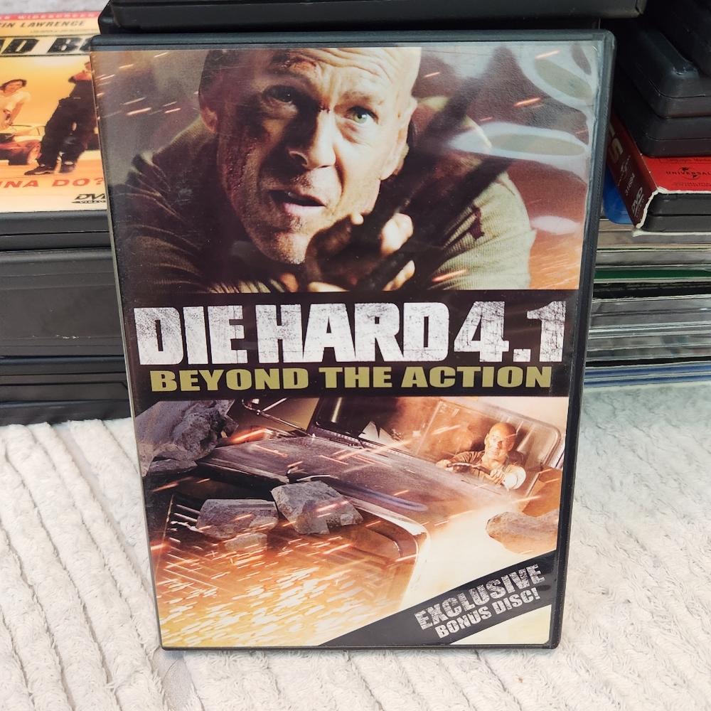 DIE HARD 4.1 Beyond The Action DVD Exclusive Bonus Disc